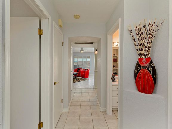 3rd image of 1085 Sunny Ridge Dr