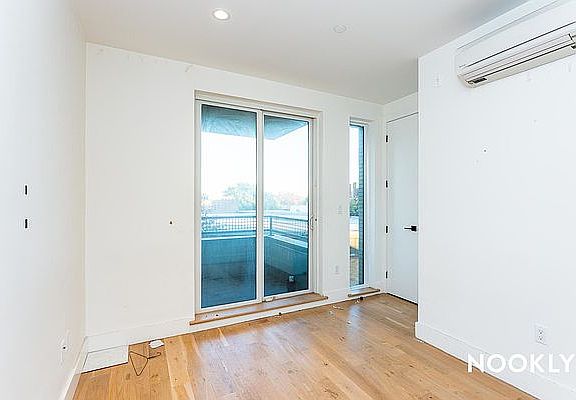 4th image of 246 Johnson Ave #3B