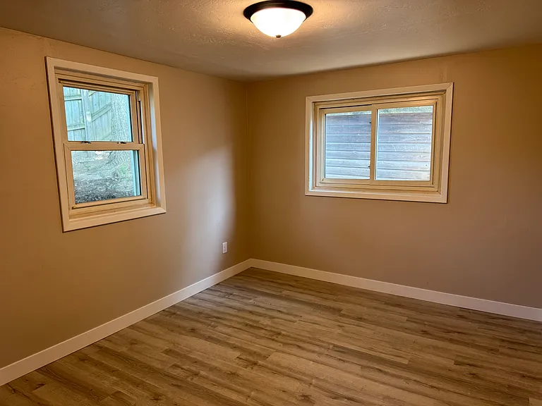 437 Genoa Ave NW — Photo 8