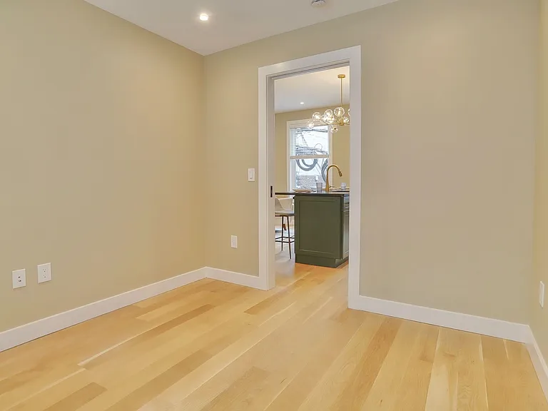 95 Court St — Photo 13