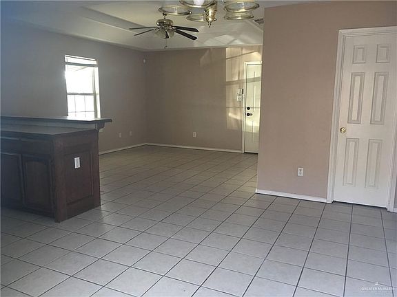 3rd image of 3600 Wyndham Ave APT 4