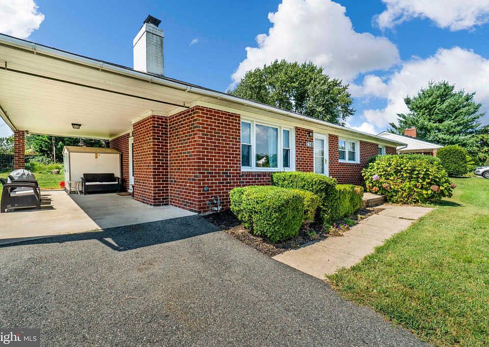 1st image of 716 Beretta Way