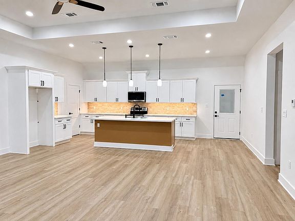 3rd image of 310 Jordan Ave