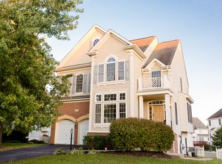 702 Hartford Ct NE, Leesburg, VA 20176
