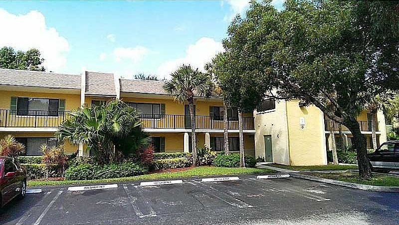 2nd image of 418 Meadows Cir
