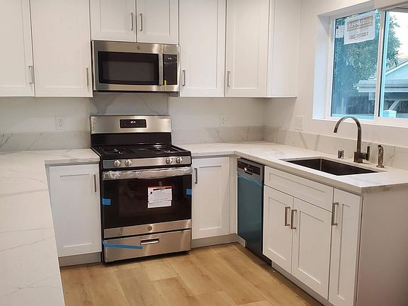 3rd image of 7903 Farralone Ave
