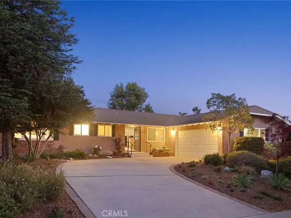 3860 Shelter Grove Dr, Claremont, CA 91711