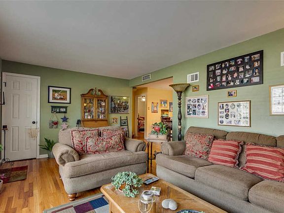 4th image of 1301 Dalcrest Ln