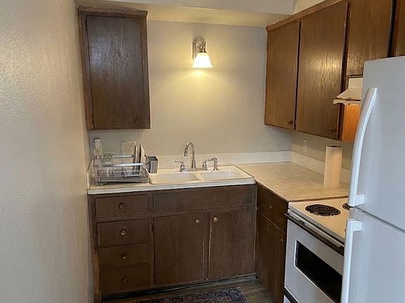 2nd image of 1133 Dixon Dr APT 2