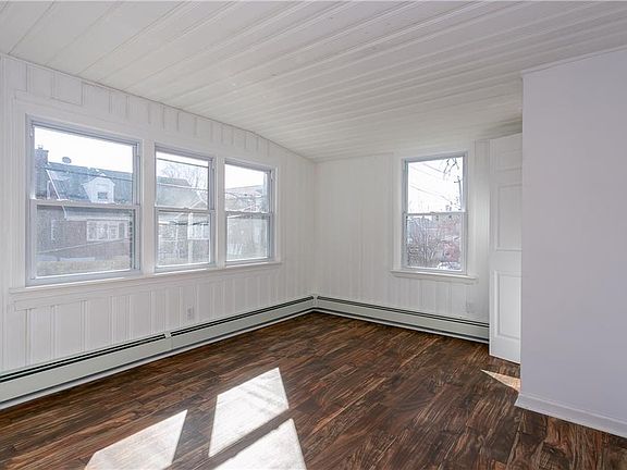 4th image of 321 Prescott St