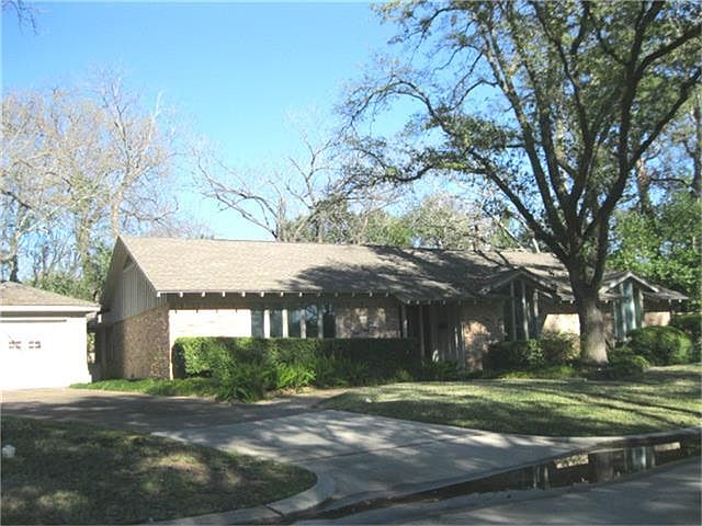 1st image of 1118 Ben Hur Dr