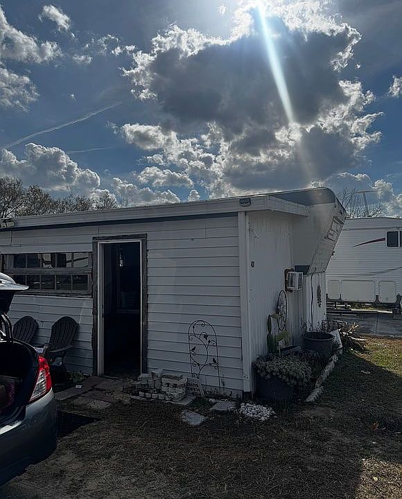 1st image of 110 Palmera Dr