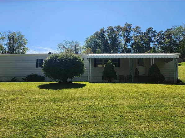 6 Moretti Dr, Tarentum, PA 15084