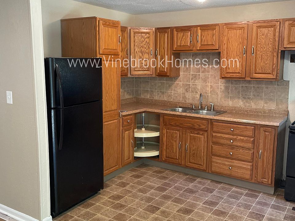 1st image of 7521 Olive St