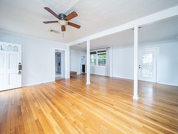 5th image of 1830 E Maxwell St