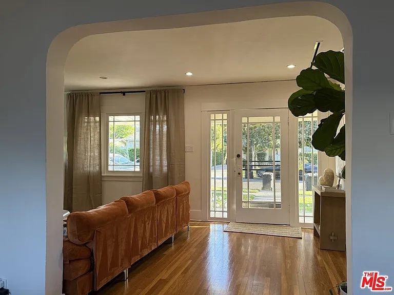 531 Burchett St — Photo 6