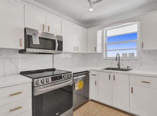 137 Golden Isles Dr APT 1509, Hallandale Beach, FL 33009