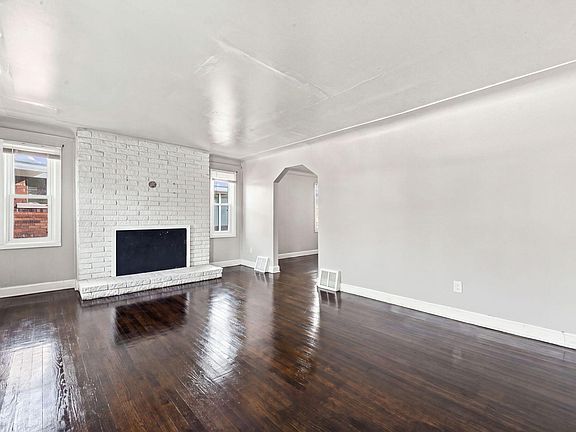 5th image of 16204 Tracey St