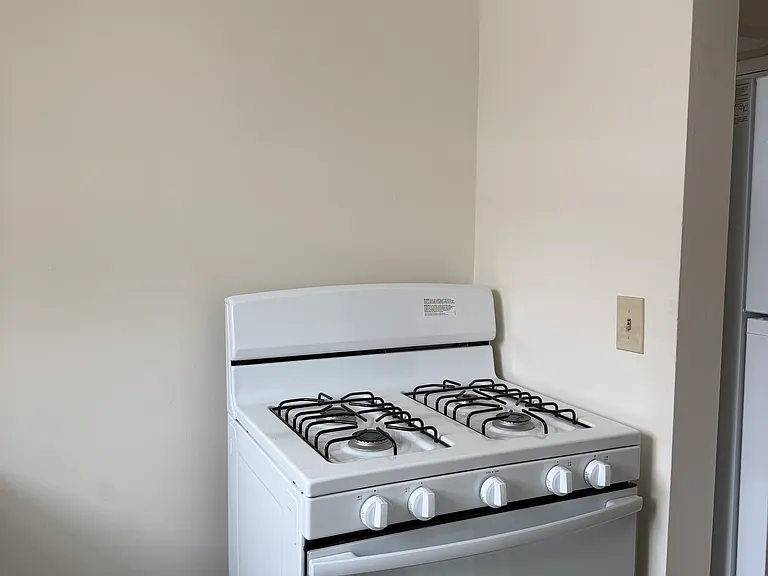 4560 E 104th St #9 — Photo 6