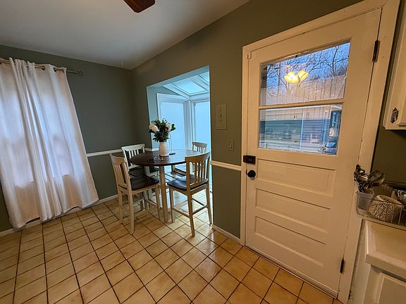 5th image of 202 Hickory Rd