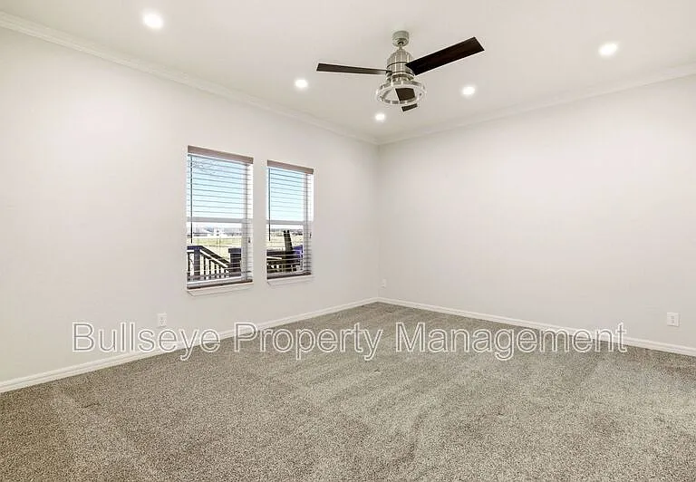 313 E 1/2 St N — Photo 13