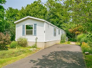 75 Jonathan Ln, Ontario, NY 14519