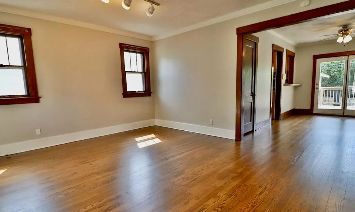 3 bed, 1494 sqft, $2,495 — Photo 2