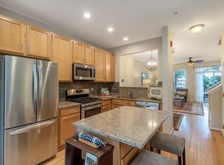 337 Helmuth La, Alexandria, VA 22304