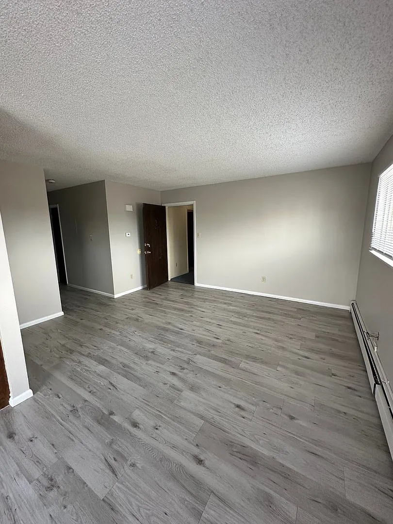4417 Parkview Drive — Photo 2