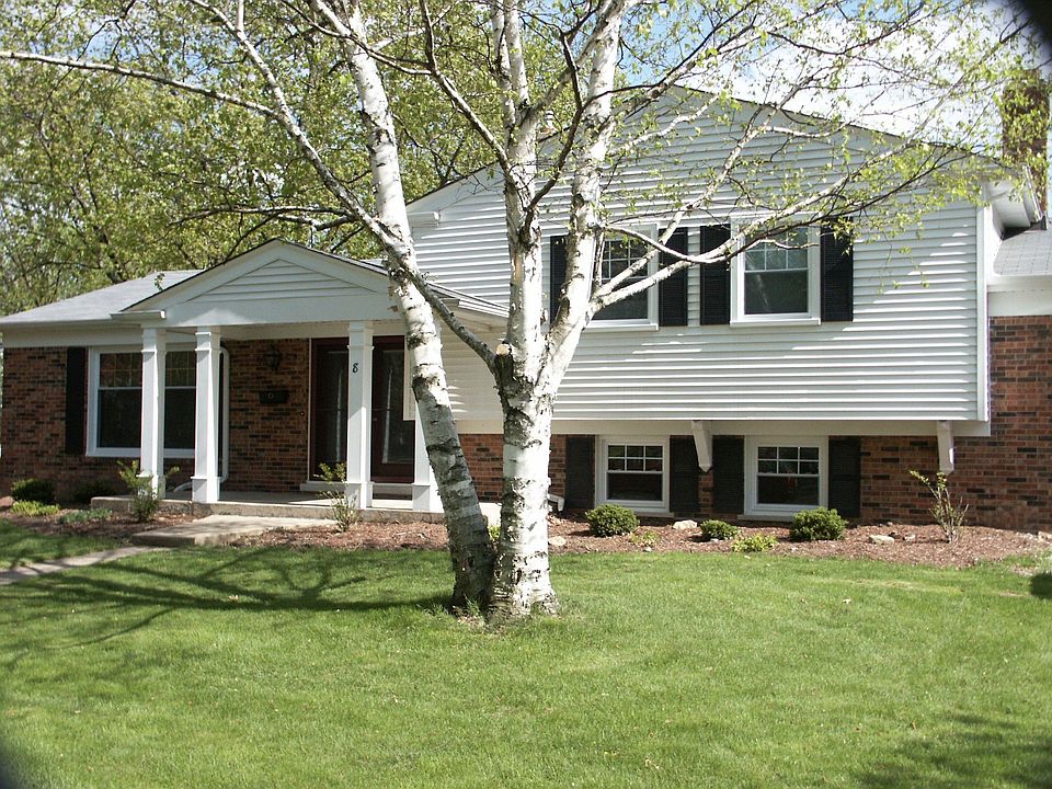 3BR 2BA Naperville split level