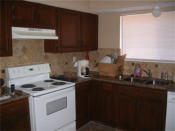 5th image of 6818 Zapata Dr