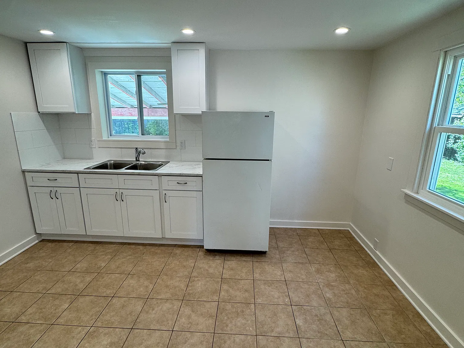 2 bed, 800 sqft, $1,300 — Photo 1
