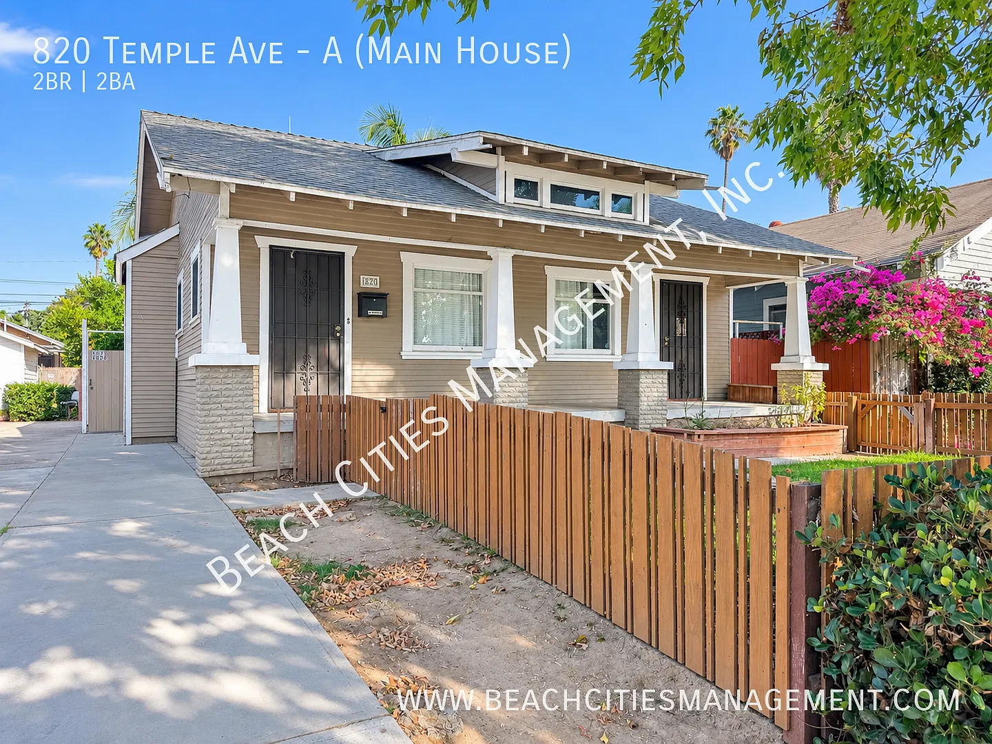 Charming 2-Bedroom, 2-Bathroom Home with Private Backyard — Photo 1