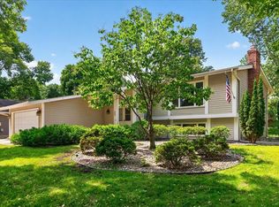 9983 Balmoral Ln, Eden Prairie, MN 55347