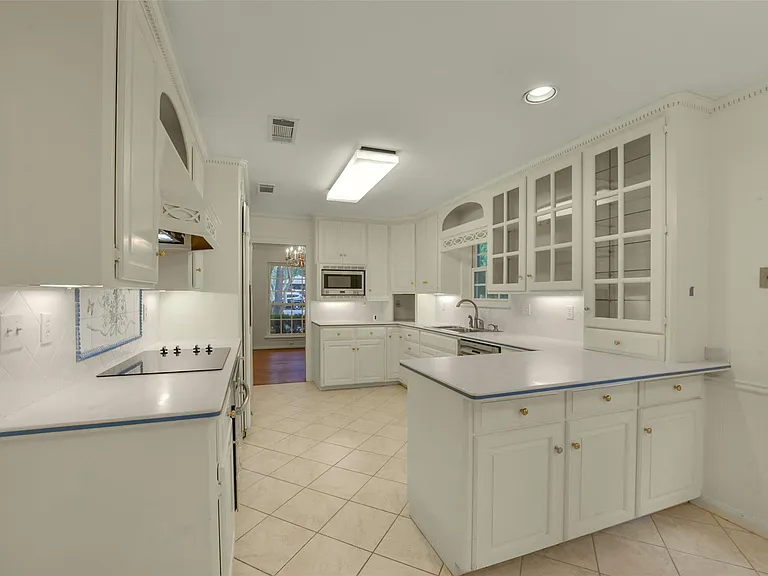 110 Hillcrest Dr — Photo 13