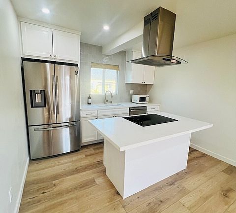 2nd image of 834 S Pacific St #11247536