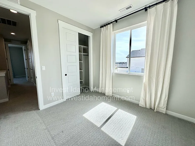 373 N Stone Canyon Ln — Photo 22