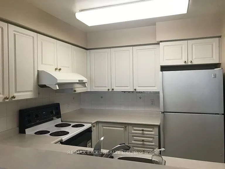 28 Pemberton Ave #706 — Photo 5