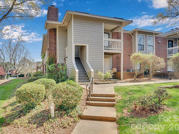 2nd image of 7926 Greenside Ct
