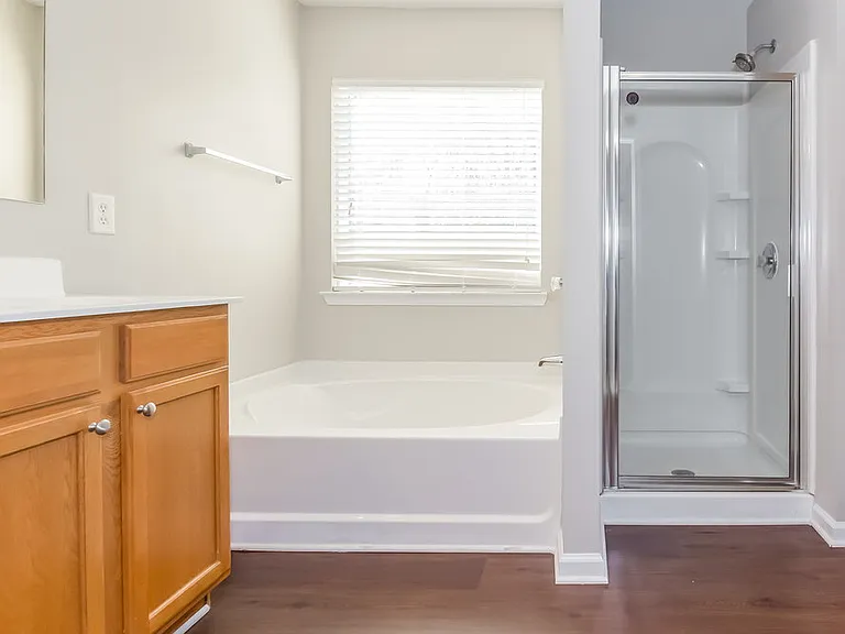 2720 Mayfair Dr — Photo 12