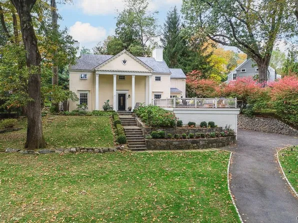 94 Round Hill Road, Scarsdale, NY 10583