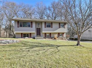 25 Raker Rd, Poughkeepsie, NY 12603