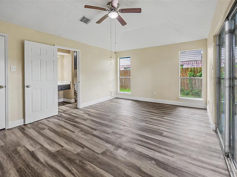 7907 Chancel Dr — Photo 34