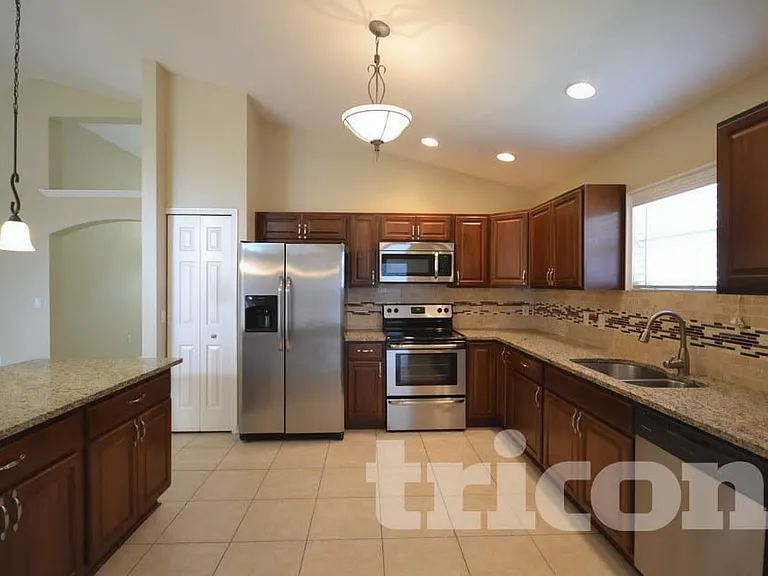 2517 Clareside Dr — Photo 7