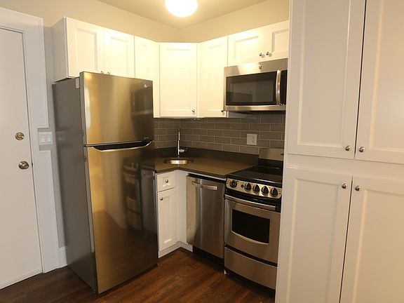 3rd image of 817 W Lakeside Pl #Ig406