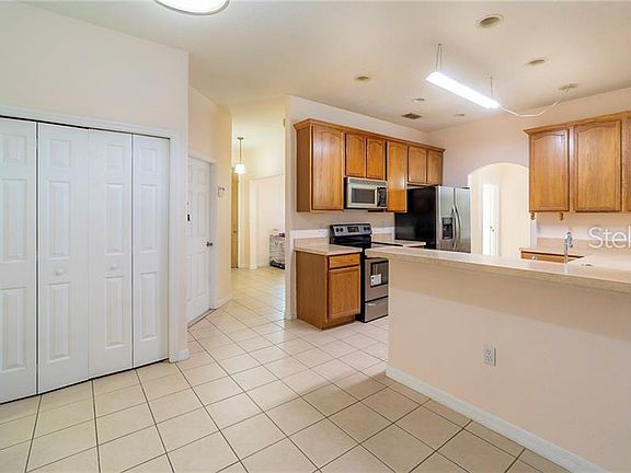 4th image of 35032 Silver Oak Dr
