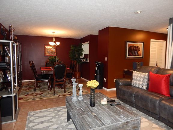 4th image of 1305 Cumberland Ct SE