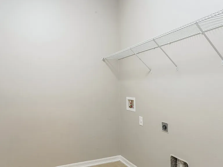 1859 Castleton Dr — Photo 13