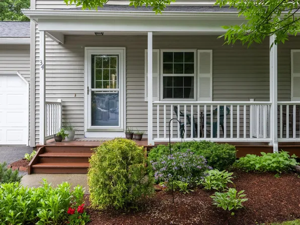 34 Pointe Drive, Essex, VT 05452
