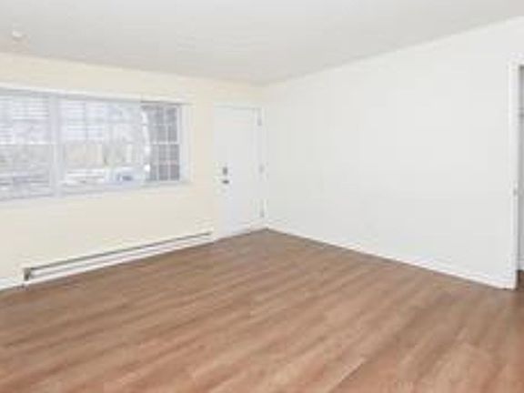 3rd image of 2129 Chesapeake Dr #2C